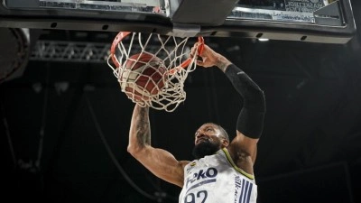 Fenerbah&ccedil;e Beko, T&uuml;rkiye Sigorta Basketbol S&uuml;per Ligi play-off yarı finaline y&uuml;kseldi