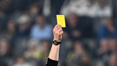 Fenerbah&ccedil;e-Beşiktaş derbilerinde kart sayıları dikkati &ccedil;ekiyor