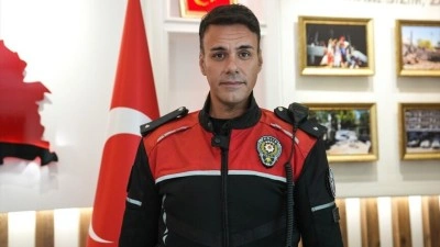 Fenerbah&ccedil;e formalı &ccedil;ocuğu g&uuml;venli b&ouml;lgeye g&ouml;t&uuml;ren Komiser Yardımcısı Yurduseven, yaşananları anlattı