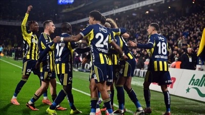 Fenerbah&ccedil;e, Gen&ccedil;lerbirliği engelini 3 golle ge&ccedil;ti