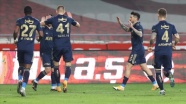 Fenerbahçe Konya'da 3 puanı 3 golle aldı