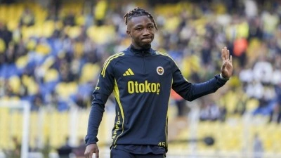 Fenerbah&ccedil;e Kul&uuml;b&uuml;, Nene'nin de kampa katılacağını duyurdu