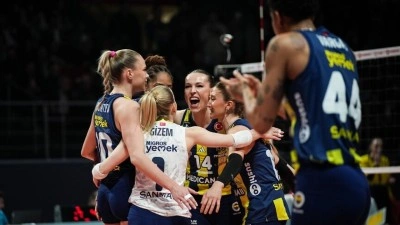 Fenerbah&ccedil;e Medicana, Vodafone Sultanlar Ligi'nde Vakıfbank'ı mağlup ederek final serisinde