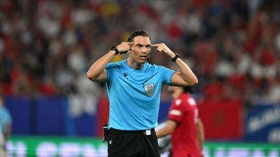 Fenerbah&ccedil;e-Nottingham Forest ma&ccedil;ını İsvi&ccedil;reli hakem Sandro Scharer y&ouml;netecek