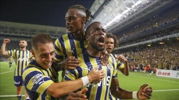 Fenerbahçe, sahasında Adana Demirspor'u 4-2 yendi.