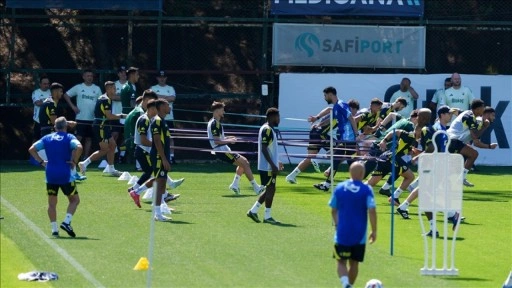 Fenerbahçe, sezonun ilk antrenmanını gerçekleştirdi