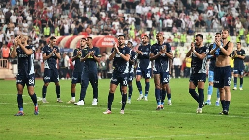 Fenerbahçe Süper Lig'de yarın Samsunspor'a konuk olacak