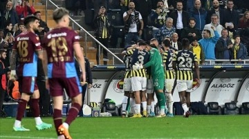 Fenerbahçe, Trabzonspor engelini 3 golle geçti