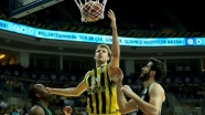 Fenerbahçe yarı final serisinde 1-0 öne geçti
