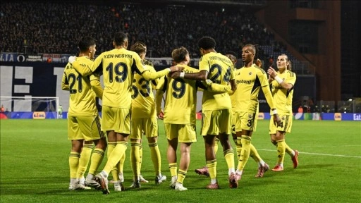 Fenerbahçe, zirveyi belirleyecek derbide yarın Galatasaray'ı ağırlayacak