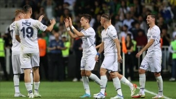 Fenerbahçe'de Dinamo Kiev maçlarının kadrosu UEFA'ya bildirildi