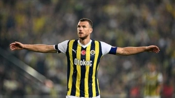 Fenerbahçe'de Dzeko'nun sağ ayak arka adalesinde zorlanma tespit edildi