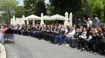 Fenerbahçe'nin "Puşkaş" lakaplı eski oyuncusu Ergun Öztuna, son yolculuğuna uğurlandı