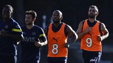 Fenerbahçe'nin yeni transferi Joao Pedro ilk antrenmanına çıktı