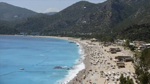 Fethiye ve Marmaris sahillerinde sıcak hava yoğunluğu