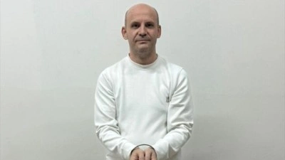 FET&Ouml;'den 5 yıl hapis cezası bulunan komedyen Atalay Demirci, İstanbul'da yakalandı