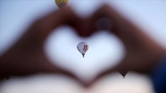 Fikret Orman Beşiktaş balonuyla Kapadokya semalarında uçtu