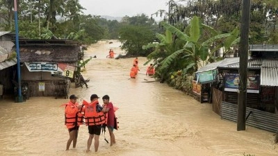 Filipinler'de tropikal siklon ve muson yağmurları nedeniyle 23 kişi hayatını kaybetti
