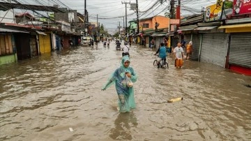Filipinler'de şiddetli yağışların yol açtığı afetlerde ölenlerin sayısı 50'ye ulaştı