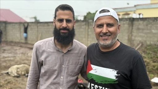 Filistin niyetiyle yola çıkan baba oğul, Gazzeli çocuklar adına Togo'da kurban kesti