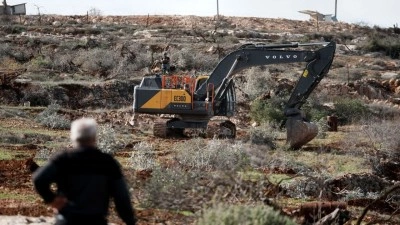 Filistin topraklarını gasbeden İsrailliler, Batı Şeria'da Filistinlilere ve m&uuml;lklerine saldırıl