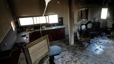Filistin topraklarını gasbeden İsrailliler Batı Şeria'da Filistinlilerin evini kundakladı