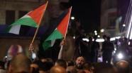 Filistinli gruplar, Devlet Başkanı Abbas'ın seçimlerin ertelenmesi kararına itiraz etti