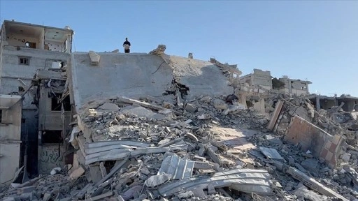 Filistinli İyad, Gazze'deki ateşkes anlaşması sonrası döndüğü evini harabeye dönmüş halde buldu