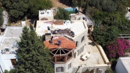 Firari gazeteci Can Dündar&#039;ın Bodrum&#039;daki villasının kaçak bölümünde yıkım başladı