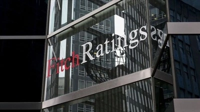 Fitch Ratings, k&uuml;resel ekonomi sekt&ouml;r g&ouml;r&uuml;n&uuml;m&uuml;n&uuml; "k&ouml;t&uuml;leşiyor" seviyesine d&uuml;ş&uuml;rd&uuml;