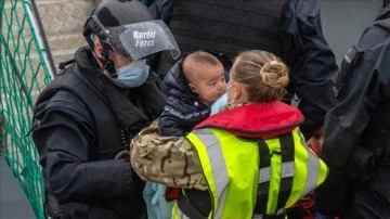 Fransa, Akdeniz'de kurtarılan düzensiz göçmenlerin bir kısmını şartlı kabul edecek
