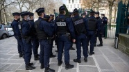 Fransa&#039;da Afgan mültecilerin polis zoruyla Paris&#039;ten çıkarıldığı iddia edildi