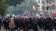 Fransa&#039;da hükümetin Kovid-19 ile mücadele politikası karşıtı gösteriler 4. haftasında