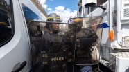 Fransa&#039;da ırkçılık ve polis şiddeti karşıtı gösteride 26 kişi gözaltına alındı