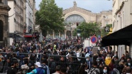 Fransa&#039;da Kovid-19 aşı mecburiyeti karşıtı gösteri