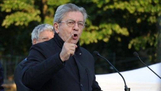 Fransa’da muhalefet, hükümetin güvenoyu alamaması halinde Macron için azil süreci başlatacak