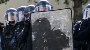 Fransa'da PYD/PKK yandaşlarının gösterisine polis engeli