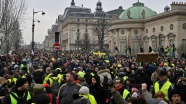 Fransa&#039;da sarı yelekliler yeniden sokaklarda