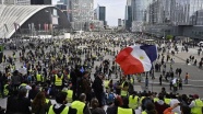 Fransa'da sarı yeleklilerin eylemleri 6. ayını doldurdu