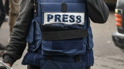 Fransa'da siyaset&ccedil;iler ve medya &ccedil;alışanlarından İsrail&rsquo;in Fransız gazeteciyi sınır dışı etme ka