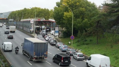 Fransa'da s&uuml;r&uuml;c&uuml;lerin akaryakıt sıkıntısı bildirdiği istasyonların sayısı 650'ye yaklaştı