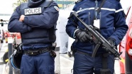 Fransa'da yaralanan polise 'kızarmış tavuk' benzetmesine tepki