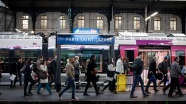 Fransa'daki grev hayatı olumsuz etkiliyor