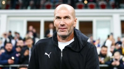 Fransa Milli Futbol Takımı'nda teknik direkt&ouml;rl&uuml;ğe Zinedine Zidane getirildi