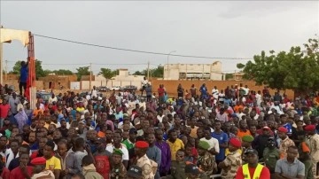 Fransa, Nijer'deki büyükelçiliğini kapatıyor