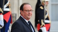 Fransa'nın eski Cumhurbaşkanı Hollande'den 'Müslümanlarla teröristleri bir tutmayalım