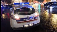 Fransa&#039;nın Lyon şehrinde polisin scooter süren gence kaza yaptırdığı iddiası kenti karıştırdı