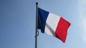 Fransa, vatandaşlarına İran'ı geçici olarak terk etmeleri tavsiyesinde bulundu