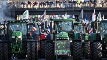Fransa'da çiftçiler hükümetten somut adım bekliyor