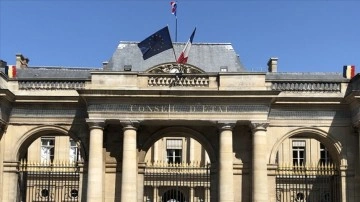 Fransa'da Danıştay, imamın sınır dışı edilmesini askıya alan mahkeme kararını bozdu